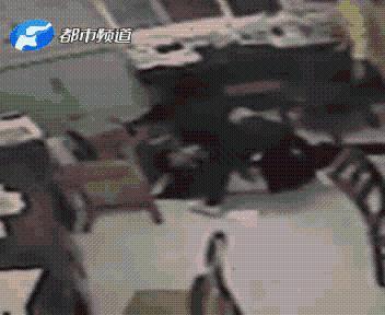 ����һ��ʦ��14��ѧ��ѹ�����±��� ���꽲Ц�� ��Ц������
