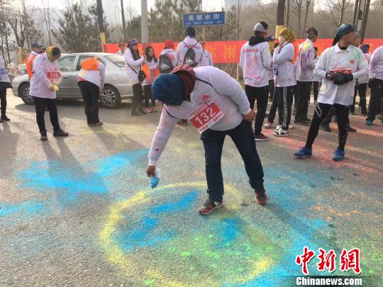 ͼΪ����ѡ���òʷ���·��滭���������� ��