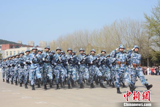 �ı���ʽ�ֳ��������� ��