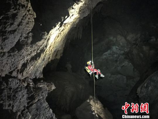 ��Ѩ������̽��˫�Ӷ� ��ѧ�� ��